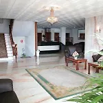 Ton Hotel 3*