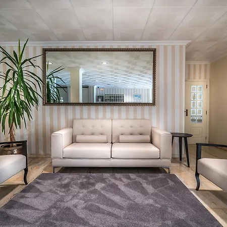 Ton Hotel