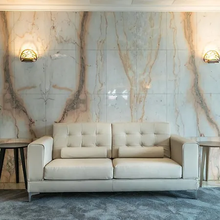 Ton Hotel 3*